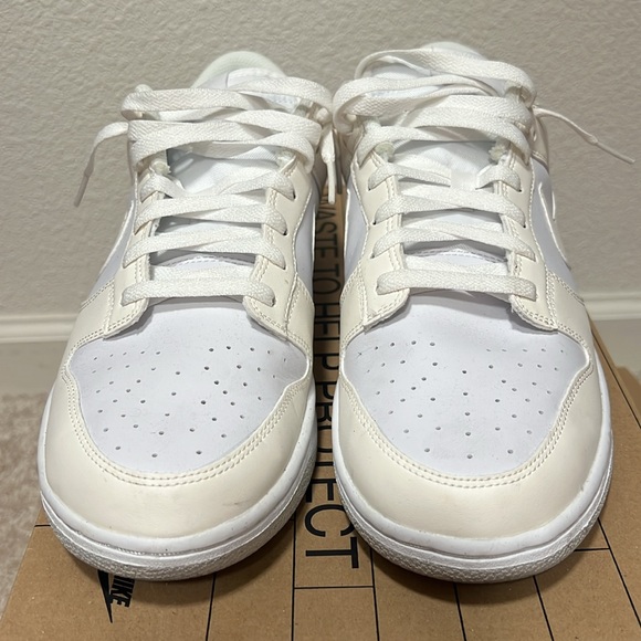 Nike Dunk Low - Picture 3 of 6